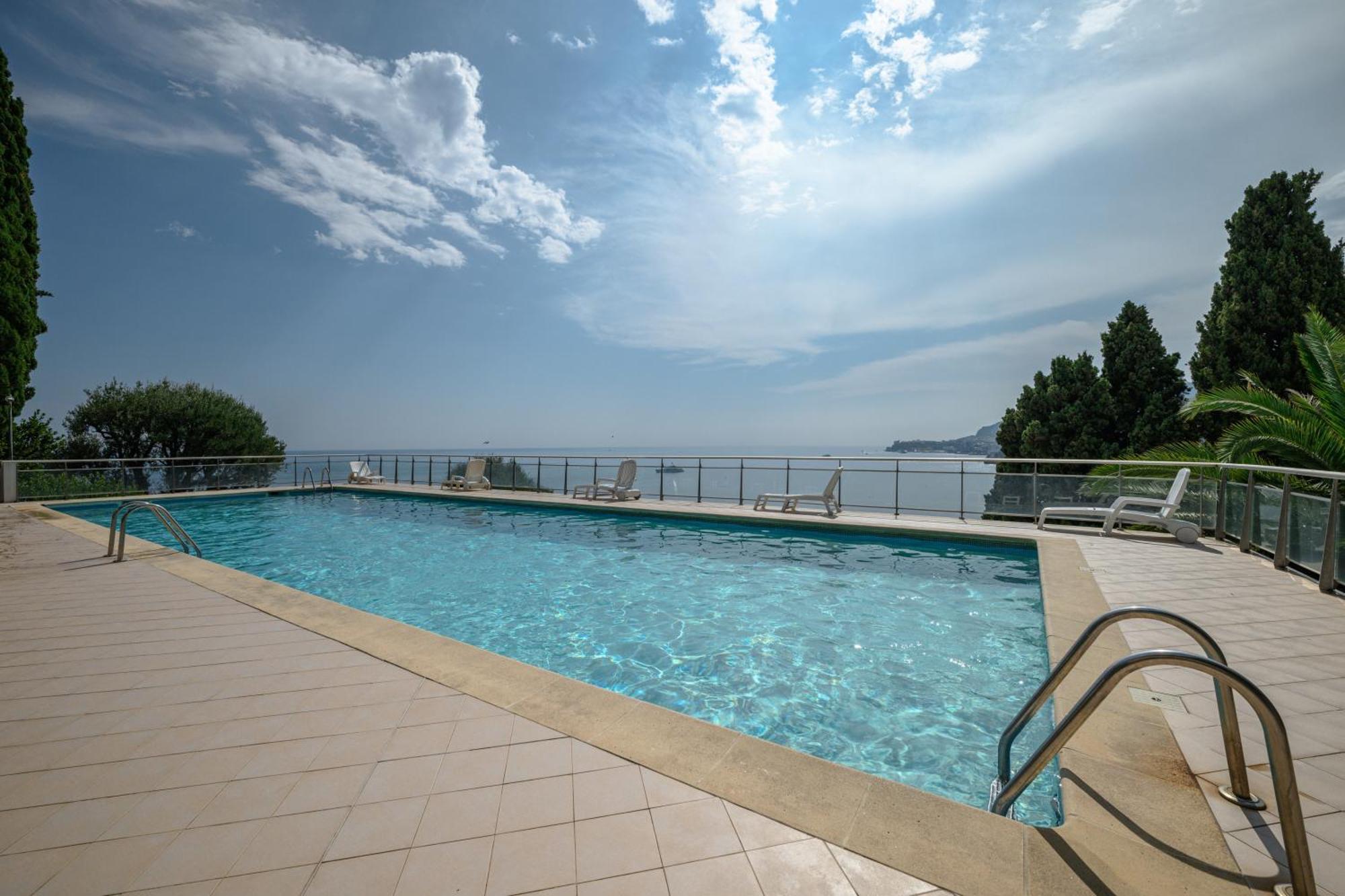 Le Coq Massolin Roquebrune-Cap-Martin Exterior foto